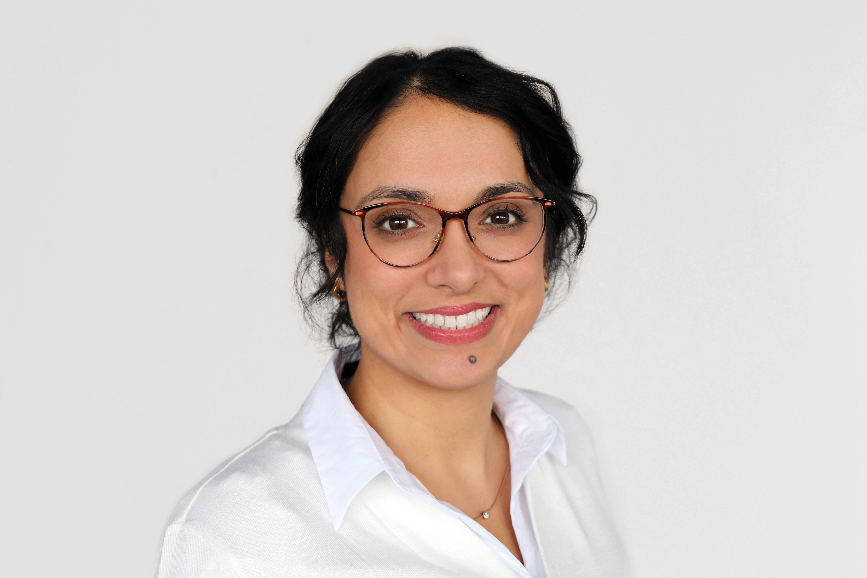 mojdeh_nelting_praxisklinik_bornheim.webp
